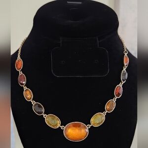 Elegant Orange and Gold Necklace with Cabochon Stones
